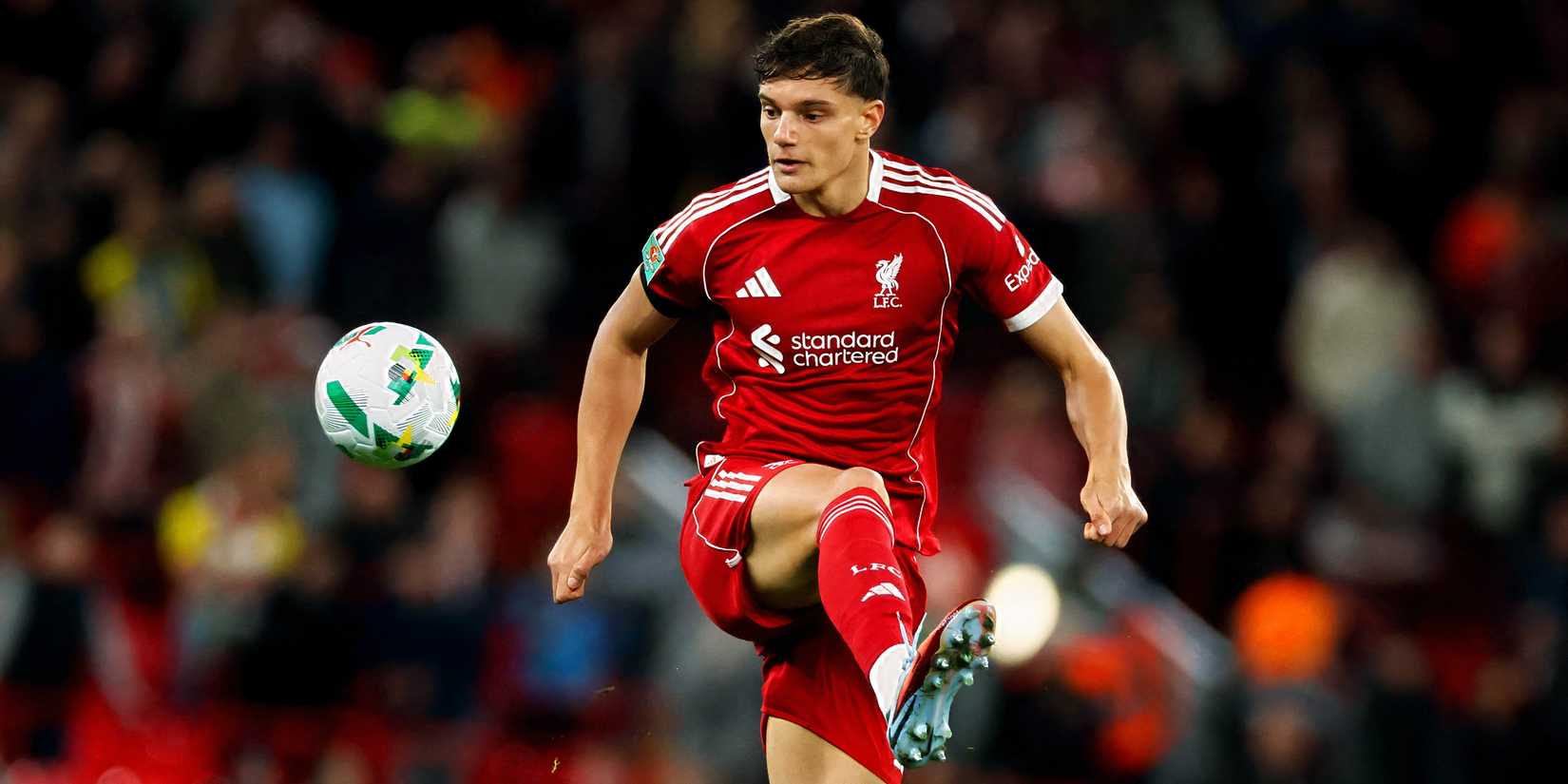 Liverpool, the back Giovanni Leoni