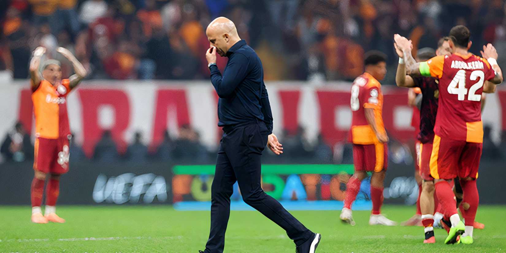 Liverpool coach, Arney,