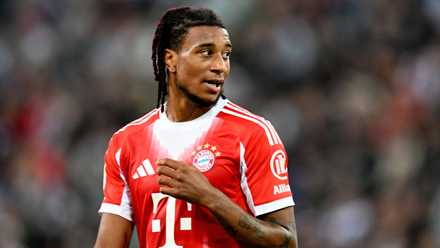 Michael Olise em ação pelo Bayern de Munique