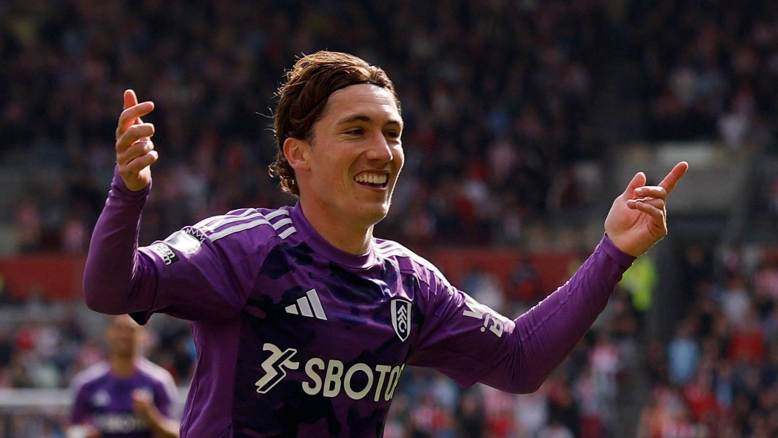 Leeds make late contact to sign 6 ft 2 international alongside Harry Wilson