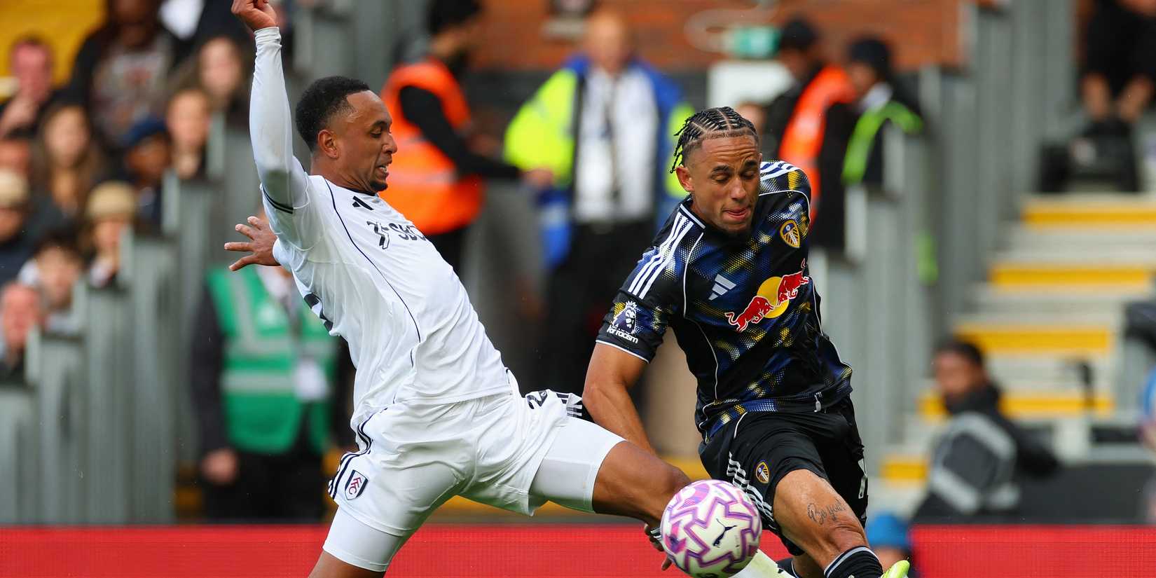 Noah Okafor en acción durante un partido