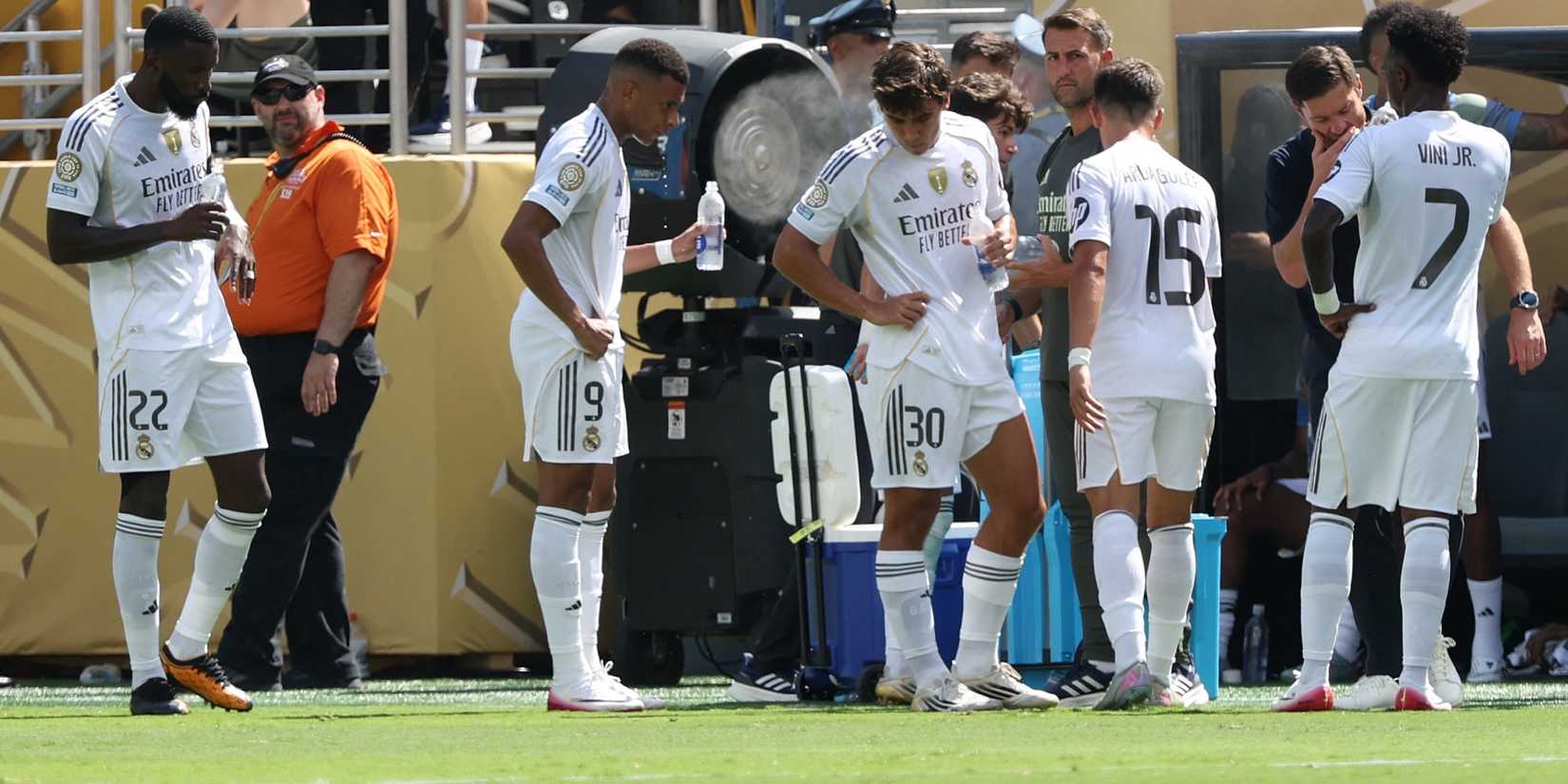 Jogadores do Real Madrid: Antonio Rudiger, Kylian Mbappe, Gonzalo Garcia, Arda Guler e Vinicius Junior.