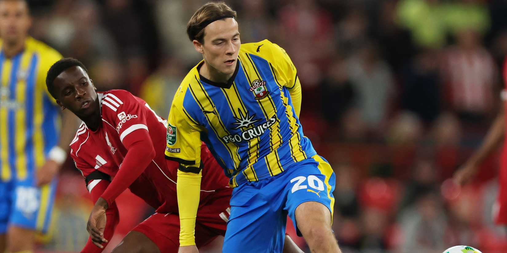 Трей Ньони в матче Премьер-лиги за «Ливерпуль»