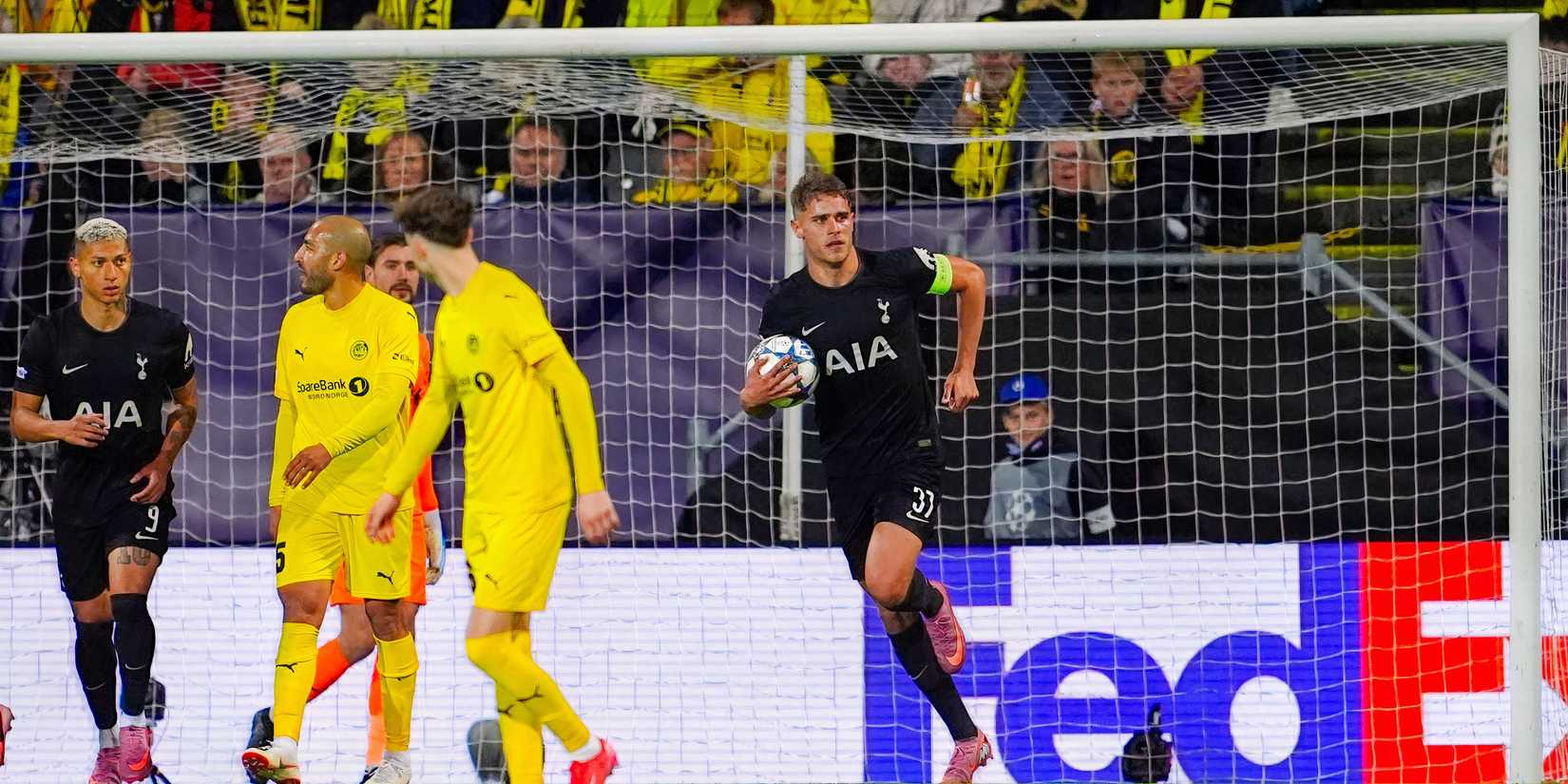 Tottenham set 'historic' Micky van de Ven price as Real Madrid and Liverpool circle van-de-ven-spurs