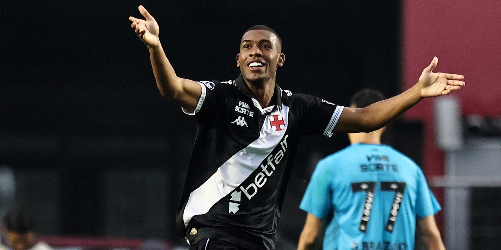 Vasco da Gama's Rayan Vitor celebrates scoring their fourth goal