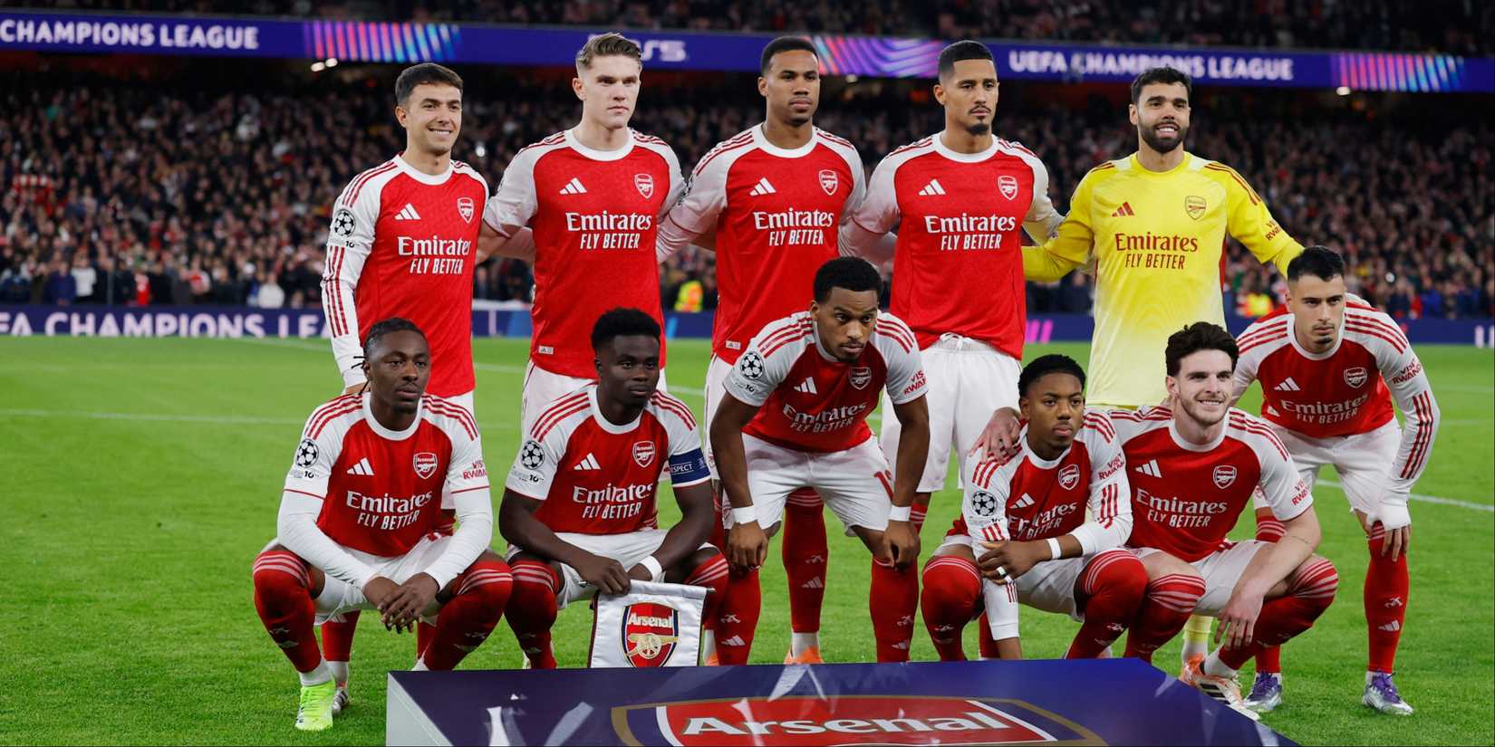 Arsenal vs Atletico Madrid team photo
