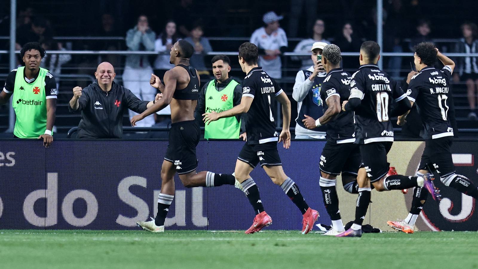 Tottenham open agent talks to sign £35m Brazilian who's "deadly in the box" - Football FanCast