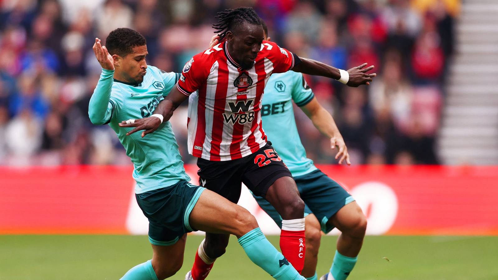 Le Bris can axe Traore for £18m gem who’s "grown into the Sunderland shirt”