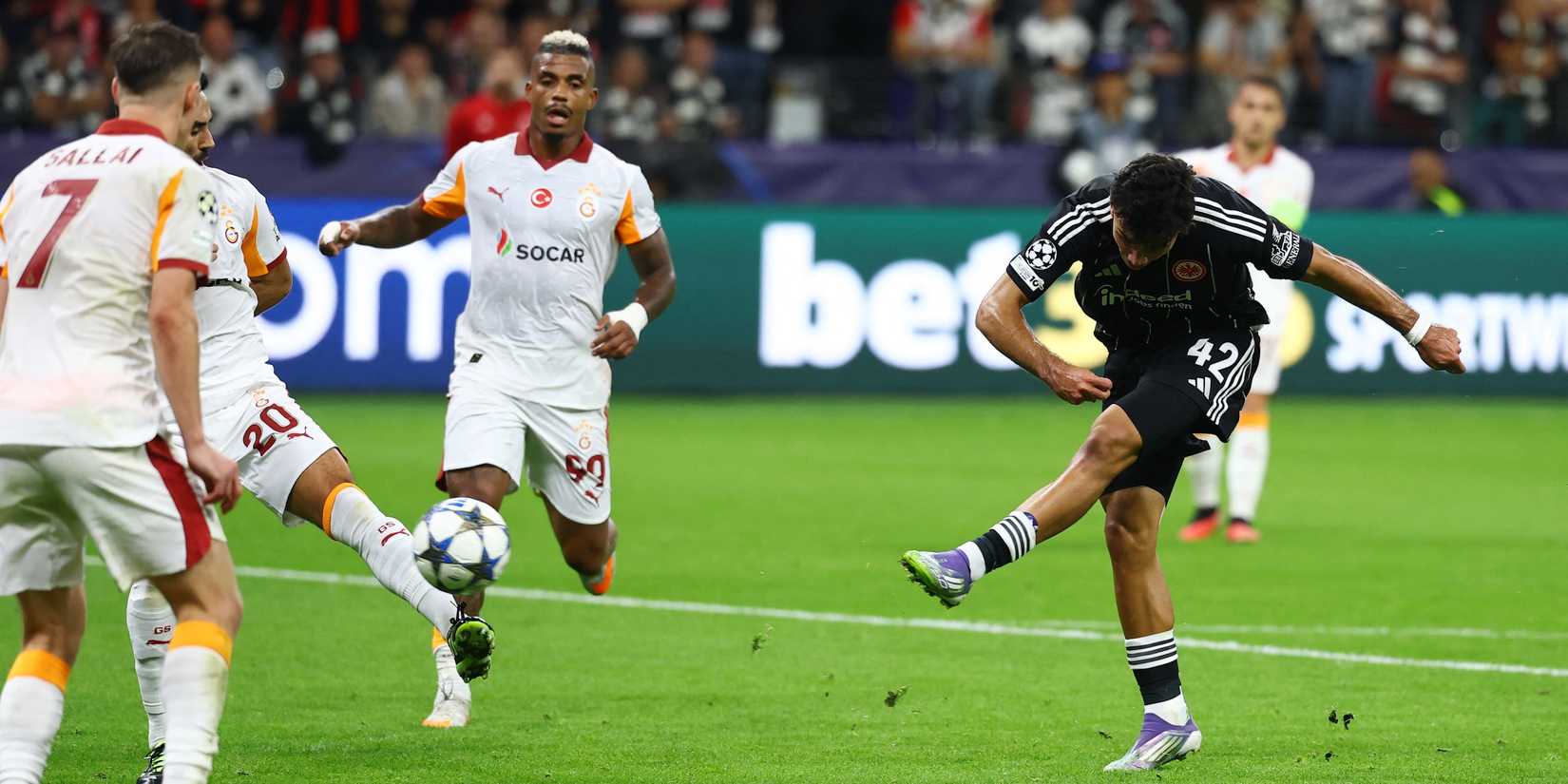 Eintracht Frankfurt's Can Uzun scores their second goal