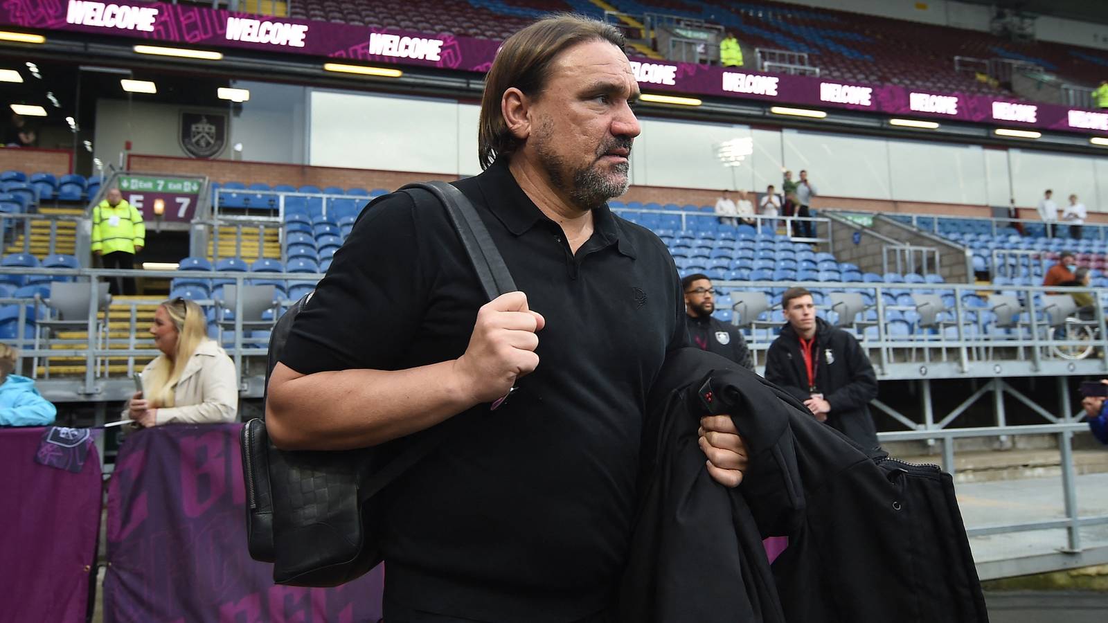 Leeds United manager Daniel Farke arrives before the match
