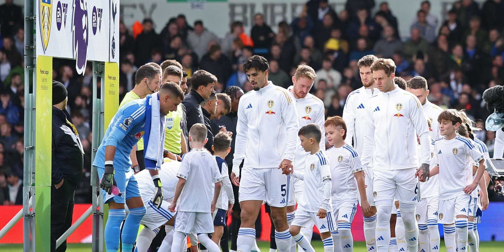 Leeds United's Karl Darlow, Pascal Struijk and Joe Rodon before the match
