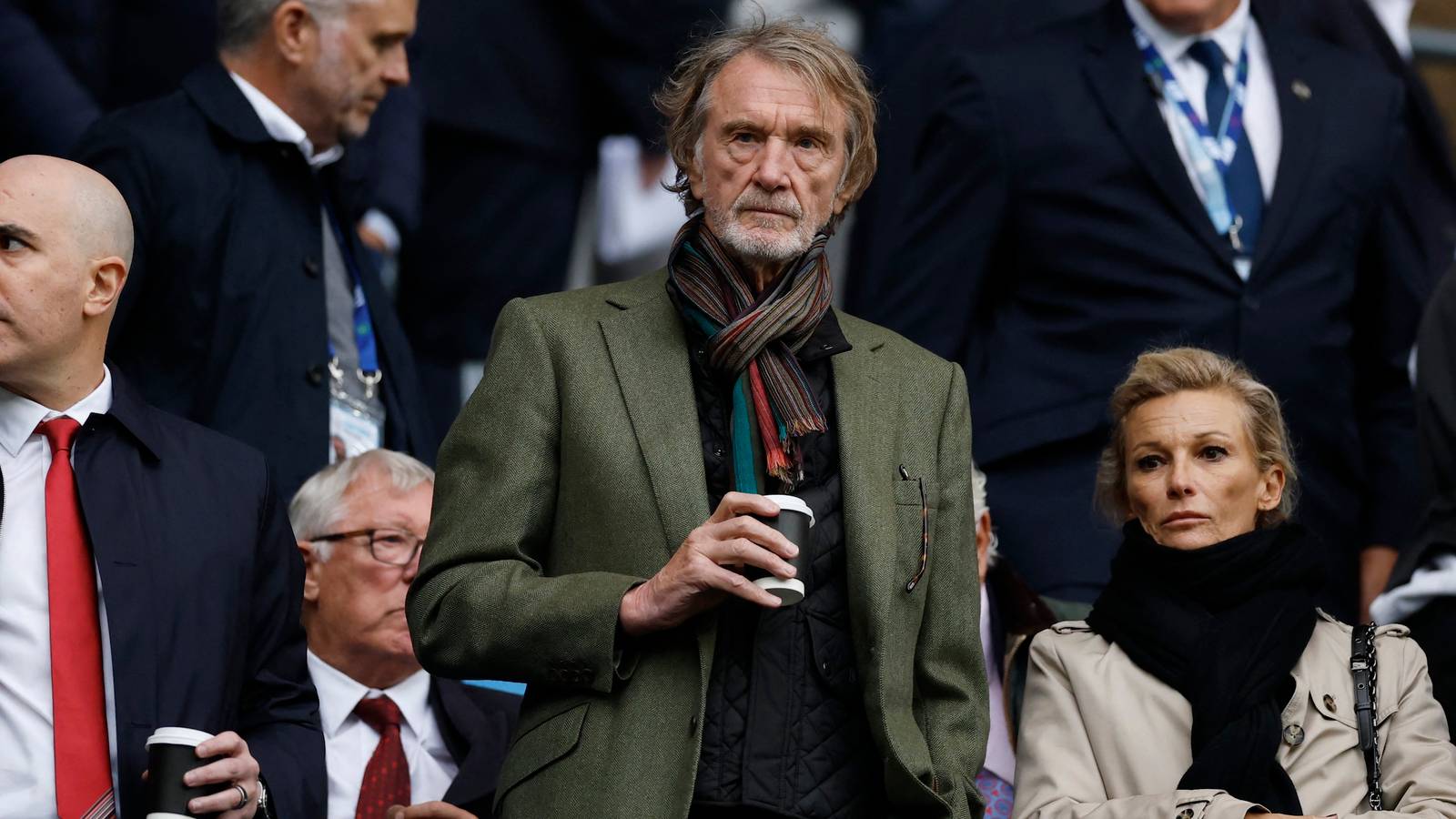 Man Utd submit offer to sign two "special" English midfielders in double swoop