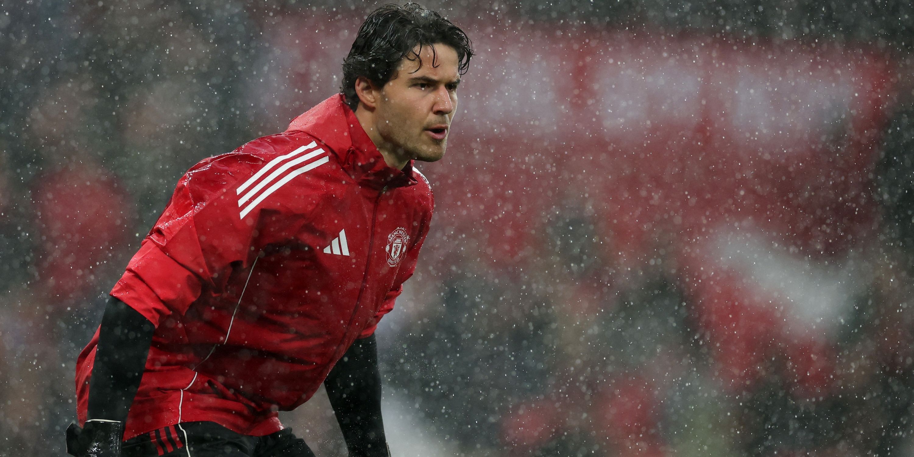 Senne Lammens do Manchester United durante o aquecimento antes do jogo