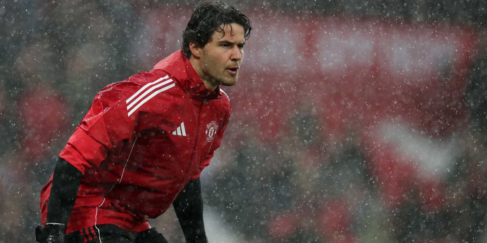 Manchester United's Senne Lammens during the warm up before the match