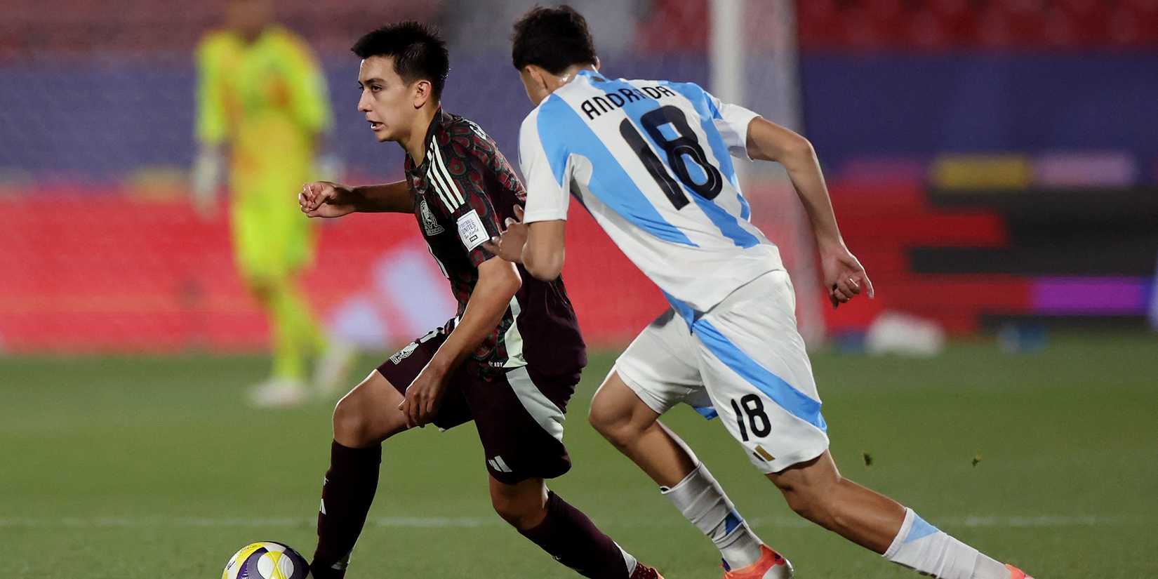 Mexico's Gilberto Mora in action with Argentina's Tobias Andrada