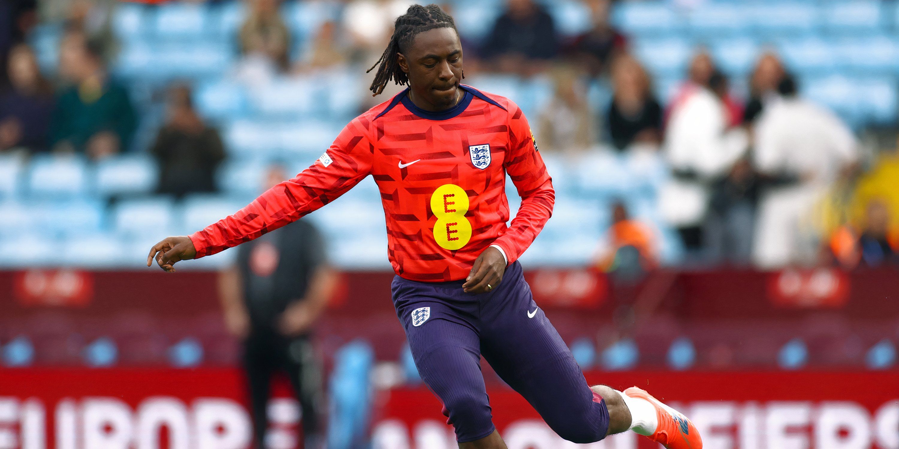 Eberechi Eze celebrando un gol