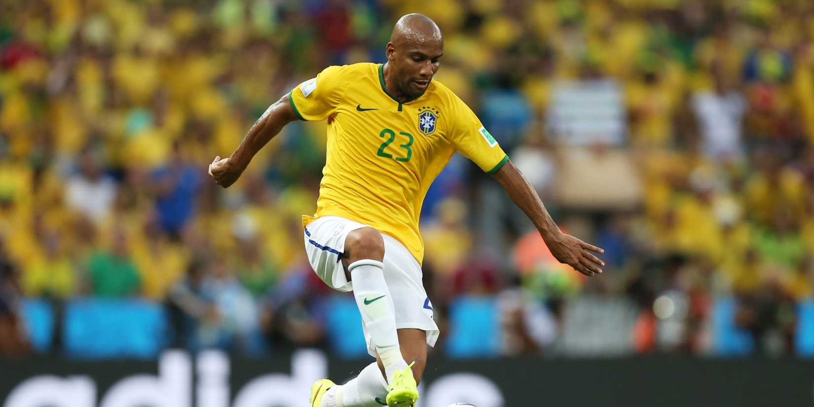 The Greatest 20 Right-Backs in Football History maicon-brazil