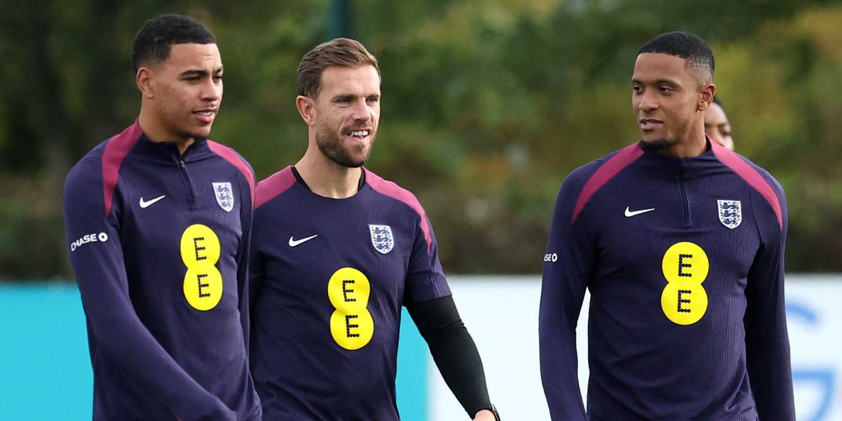 Morgan Rogers treinando na Inglaterra