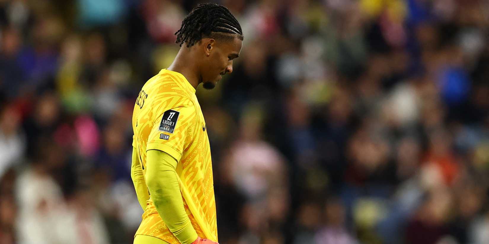 Toulouse's Guillaume Restes reacts