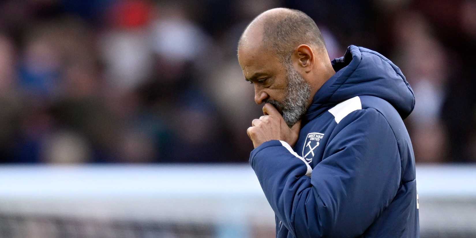 L'allenatore del West Ham United Nuno Espirito Santo sembra abbattuto dopo la partita