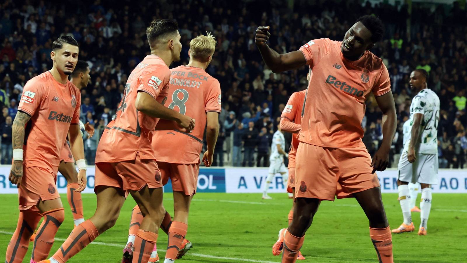 Tottenham leading race for Samu Aghehowa with FC Porto now willing to sell - Football FanCast