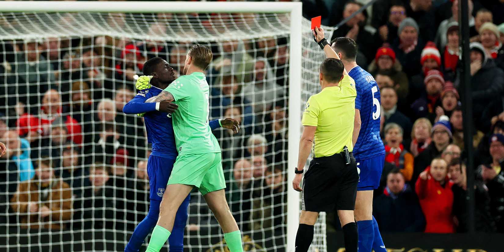 Idrissa Gueye and Michael Keane altercation