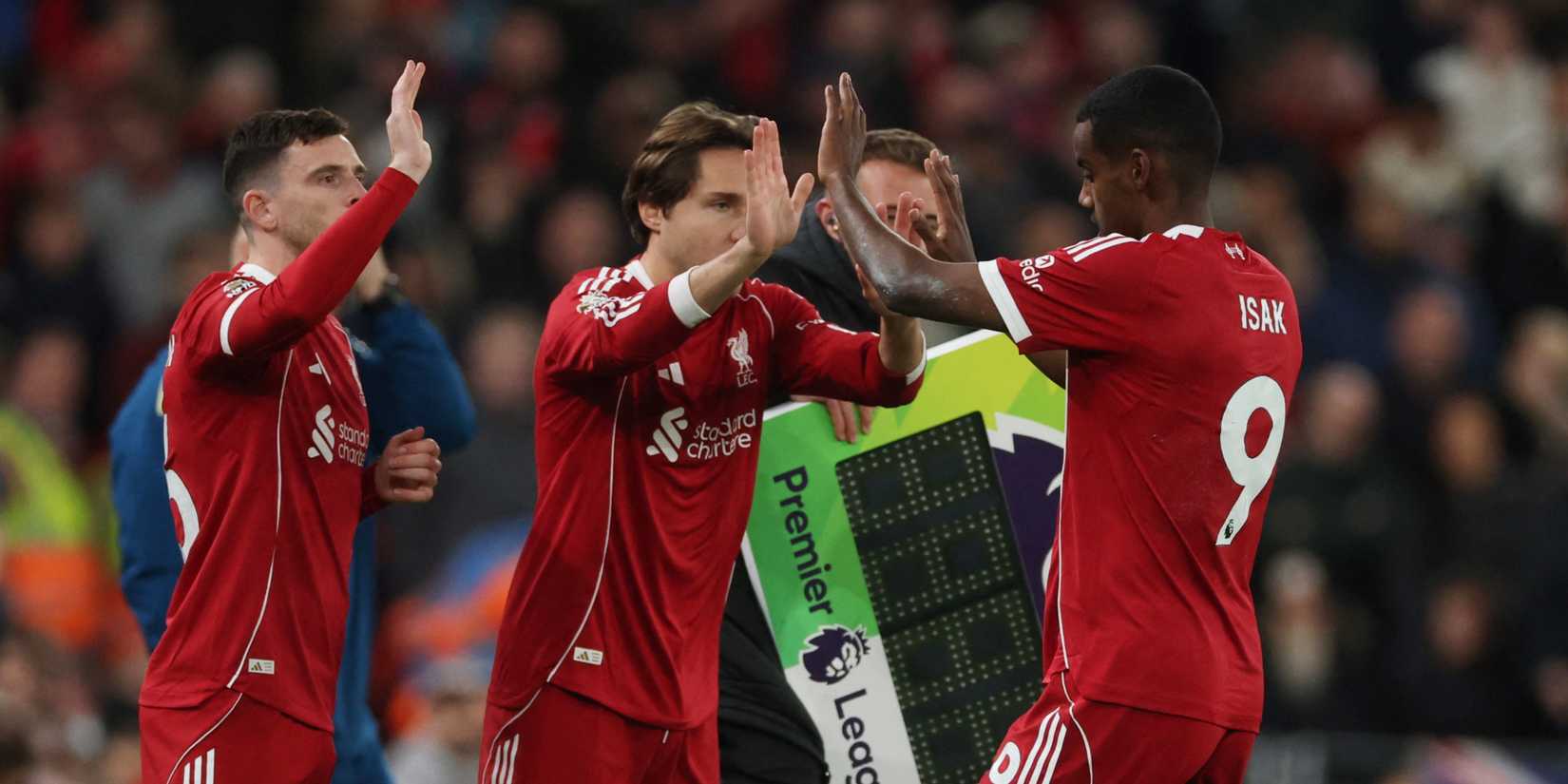 Isak-Chiesa-Liverpool