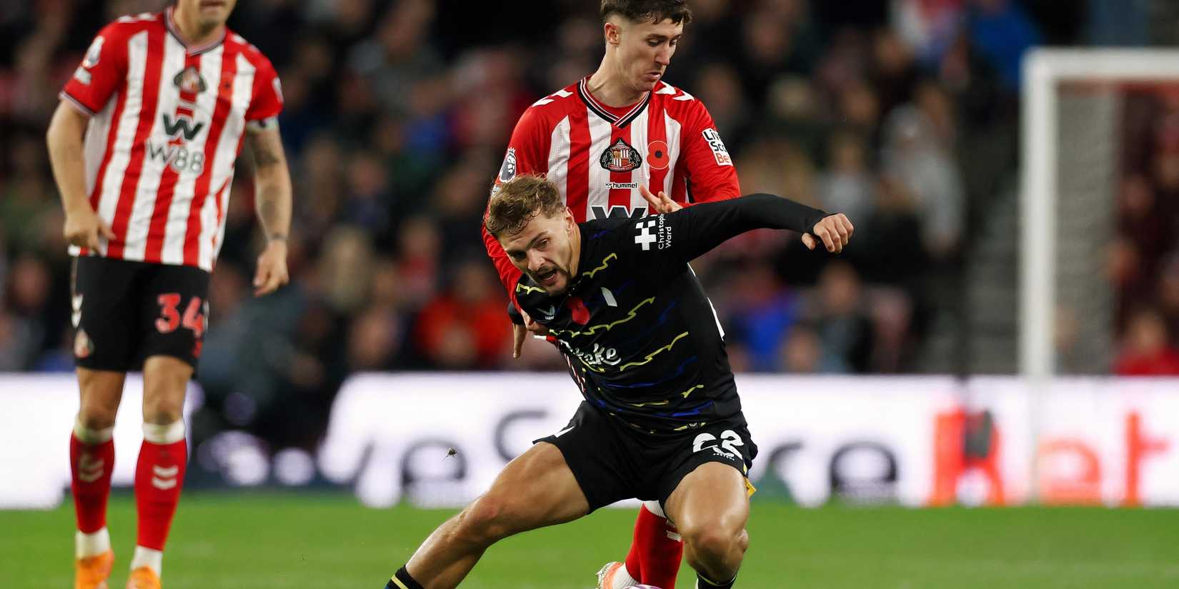 Kiernan Dewsbury-Hall in action for Everton