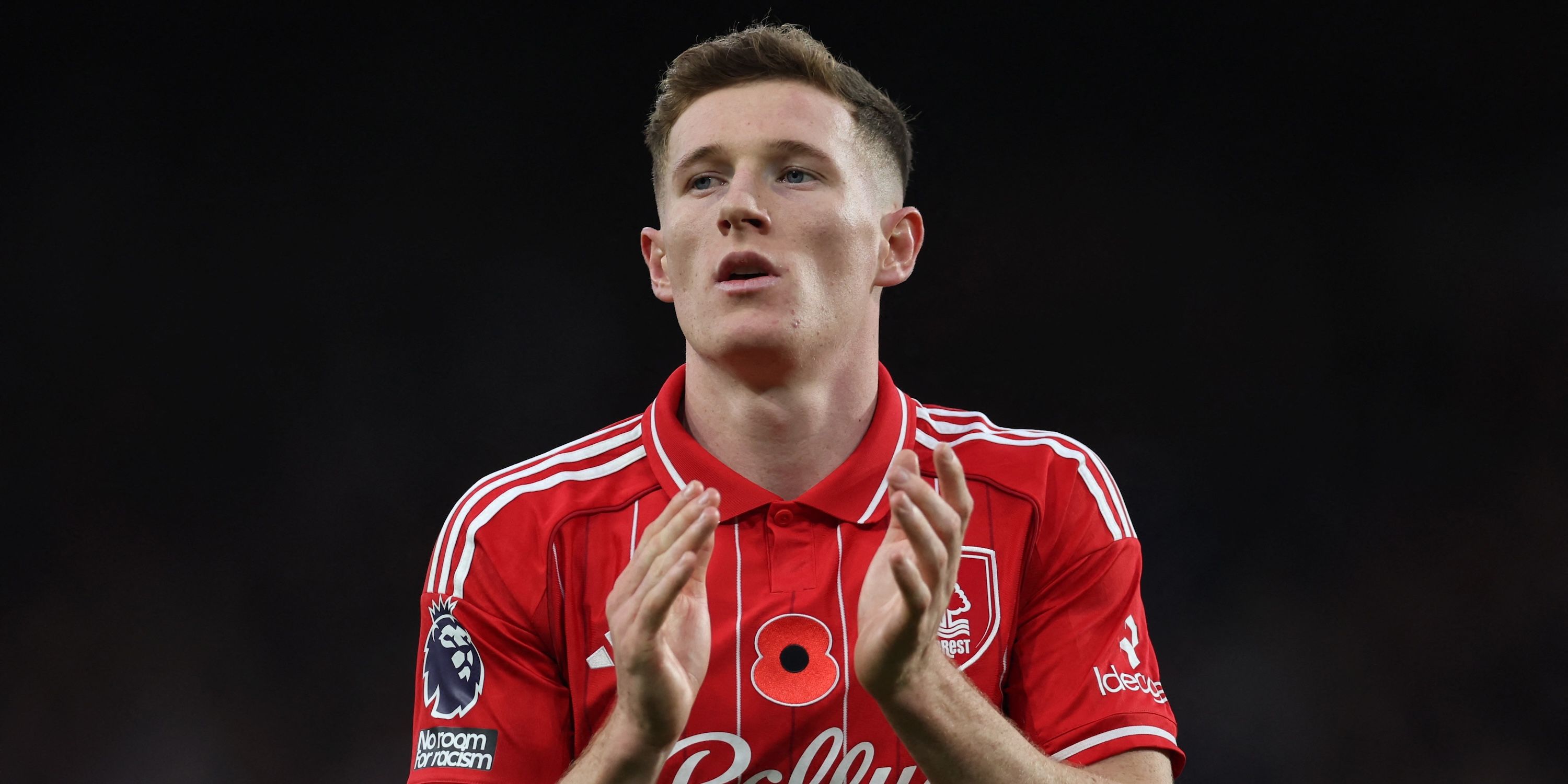 Elliott Anderson, do Nottingham Forest, reage