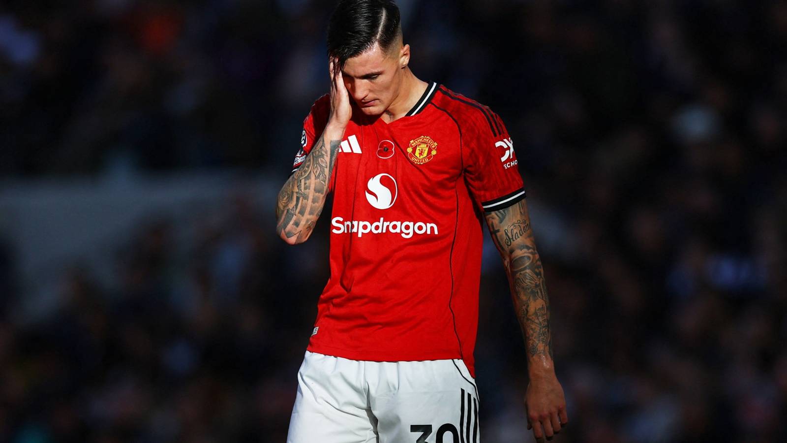 Forget Sesko: Man Utd must bin flop who "doesn't look like a PL footballer"