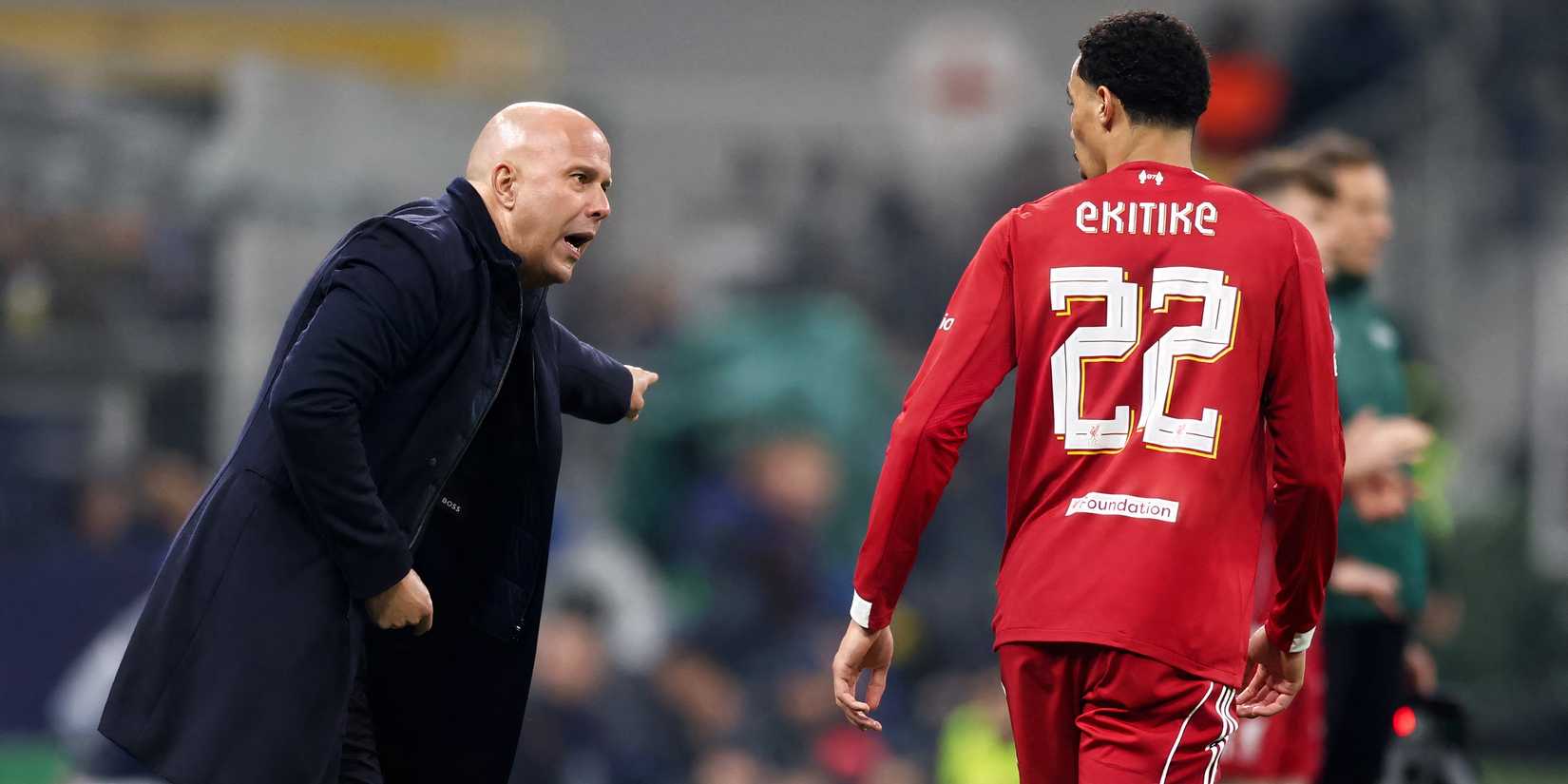 Arne Slot and Hugo Ekitike 