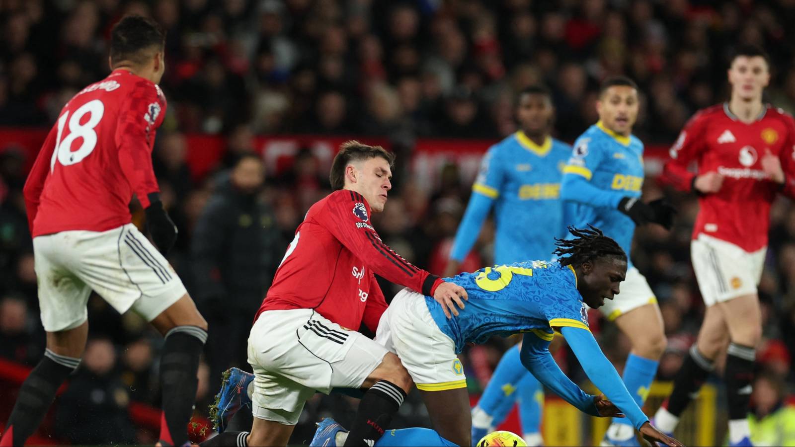 Ugarte doesn't have to play again as Man Utd target £35m star after enquiry