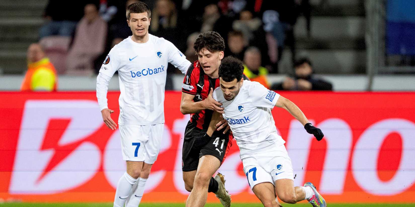 FC Midtjylland's Mikel Gogorza in action with KRC Genk's Zakaria El Ouahdi and Jarne Steuckers
