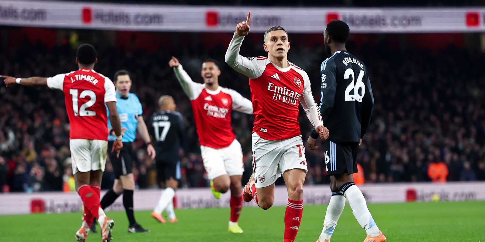 Leandro Trossard celebrates for Arsenal