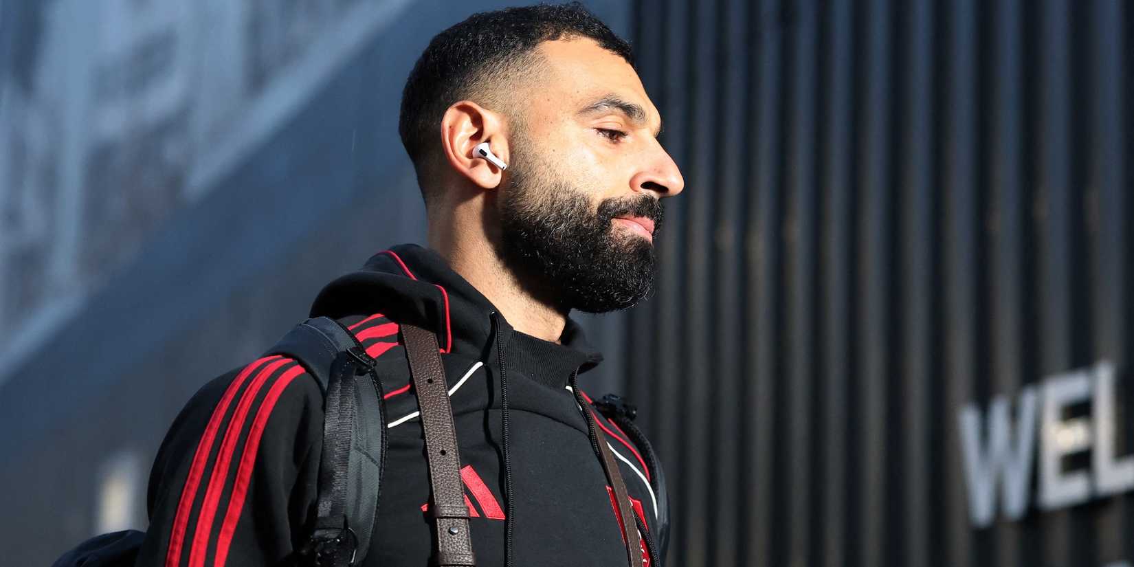 Mohamed Salah, do Liverpool, chega antes do jogo 