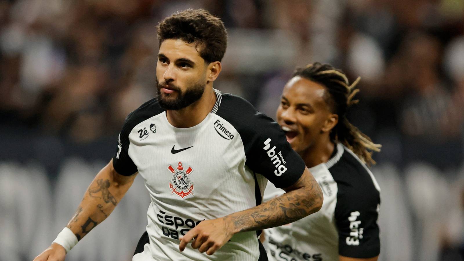 Everton launch enquiry to sign "superb" £40m South American forward for Moyes