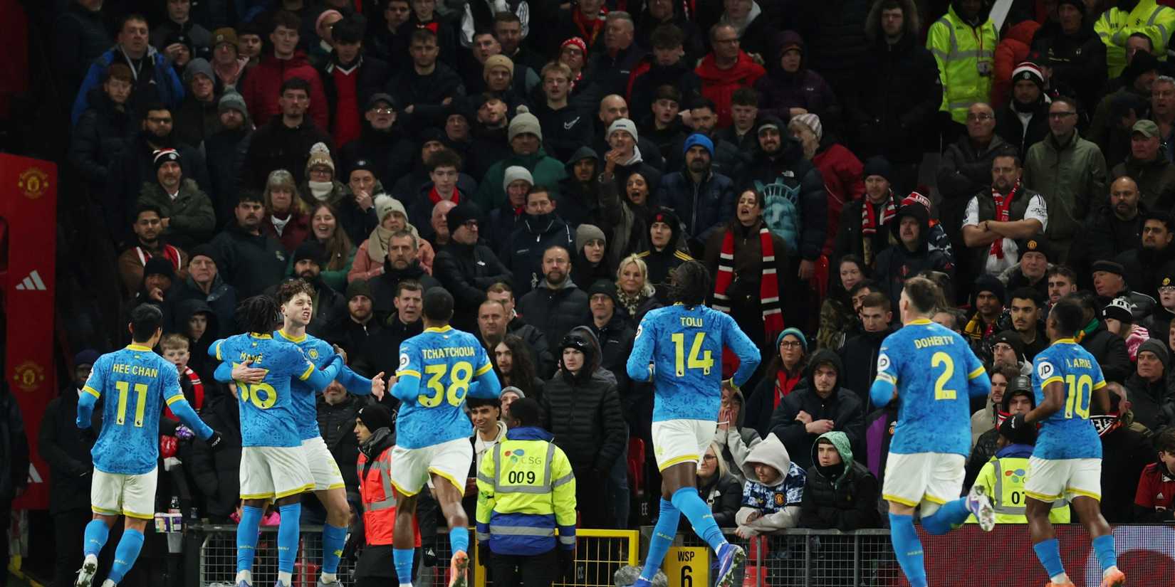 wolves celebrate scoring against Man Utd