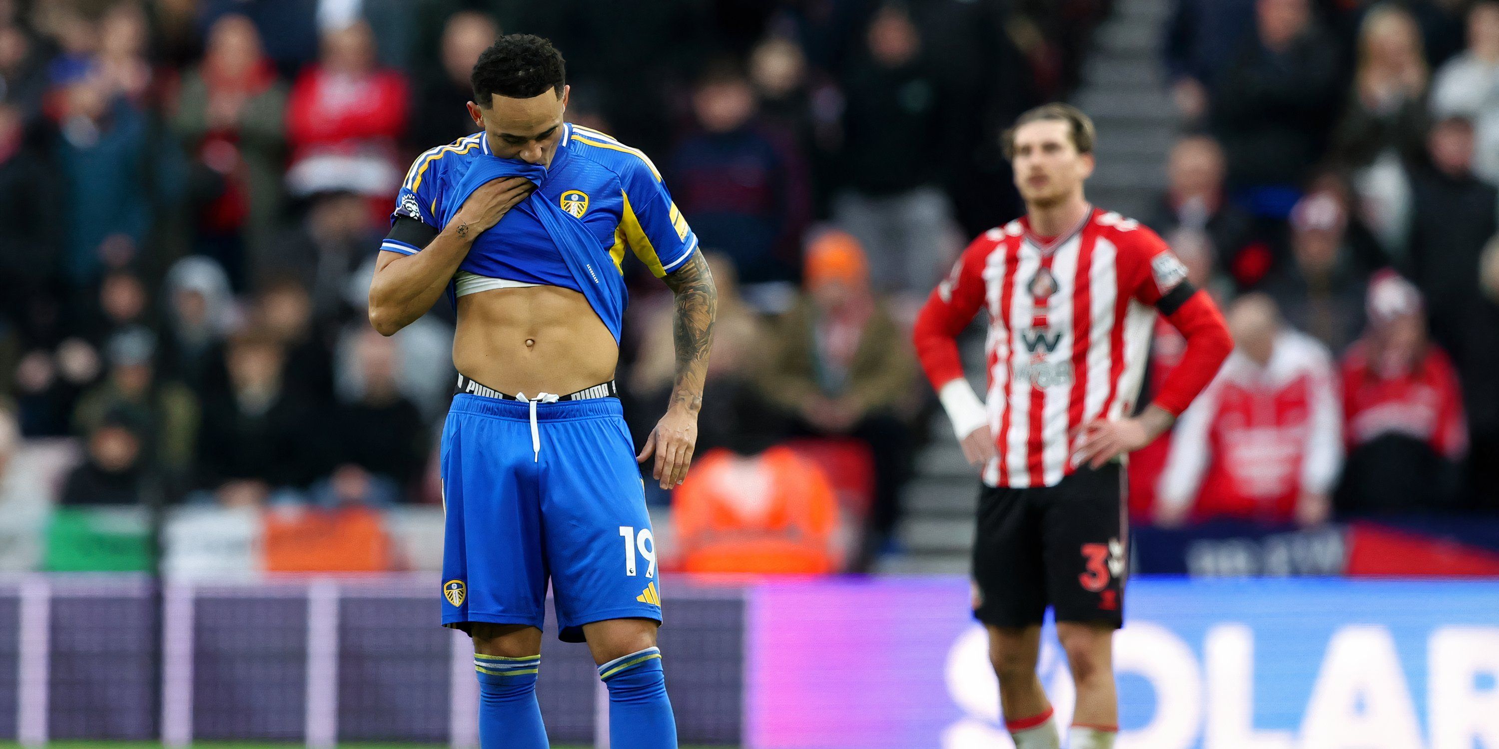 Noah Okafor desapontado