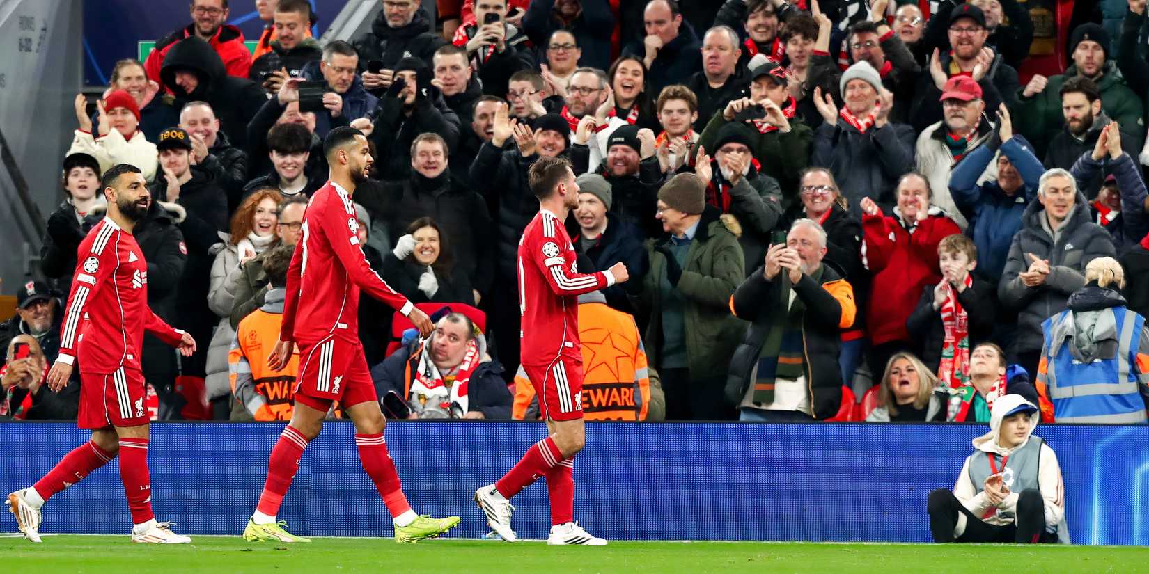Alexis McAllister comemora pelo Liverpool