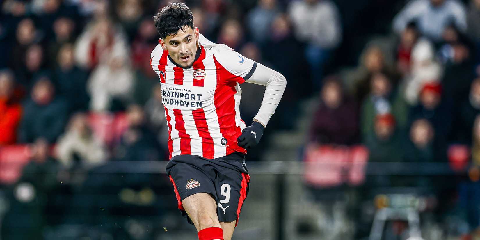 West Ham open talks to sign a