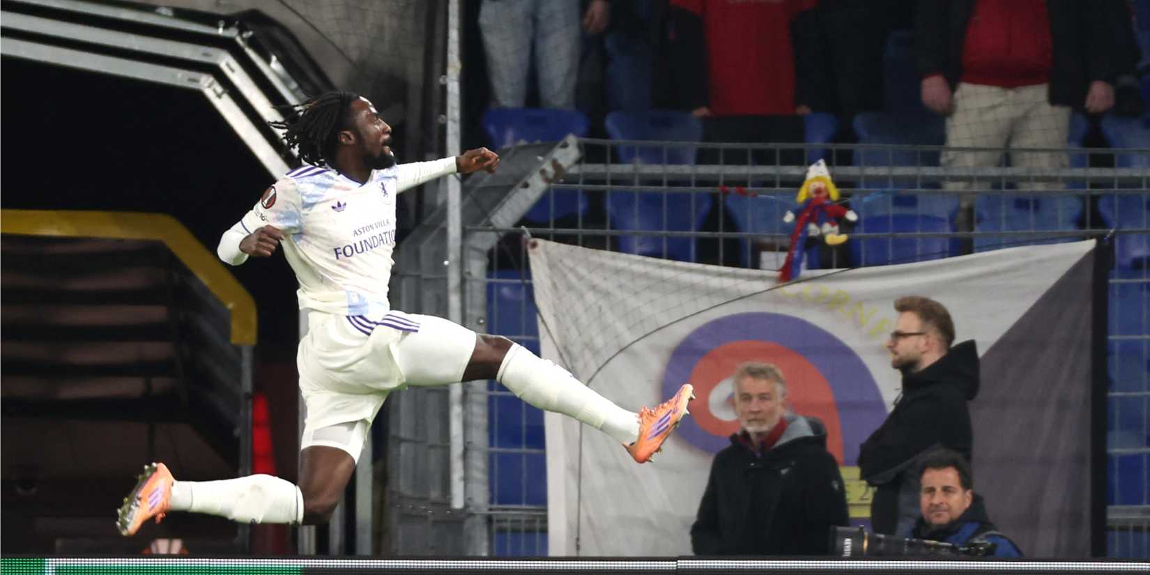 evann-guessand-aston-villa