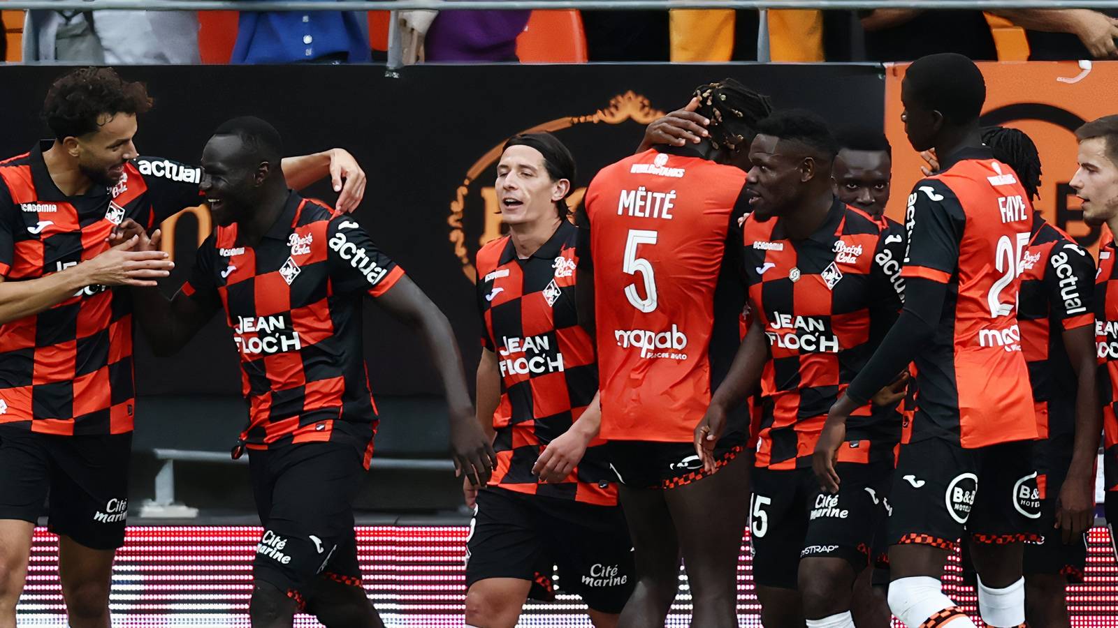 Better signing than Bamba: Celtic pushing hard to sign "clinical" striker