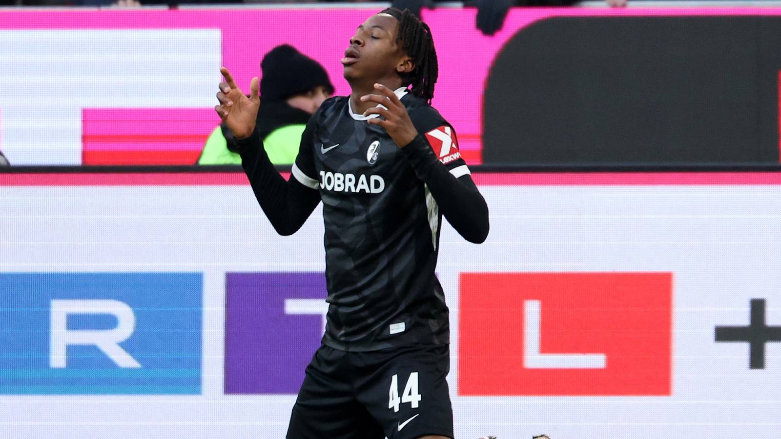 Newcastle in official move to sign an even bigger wonderkid than Manzambi