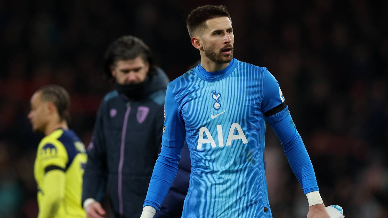 Tottenham pursuing £61m goalkeeper with Vicario keen to leave - Football FanCast