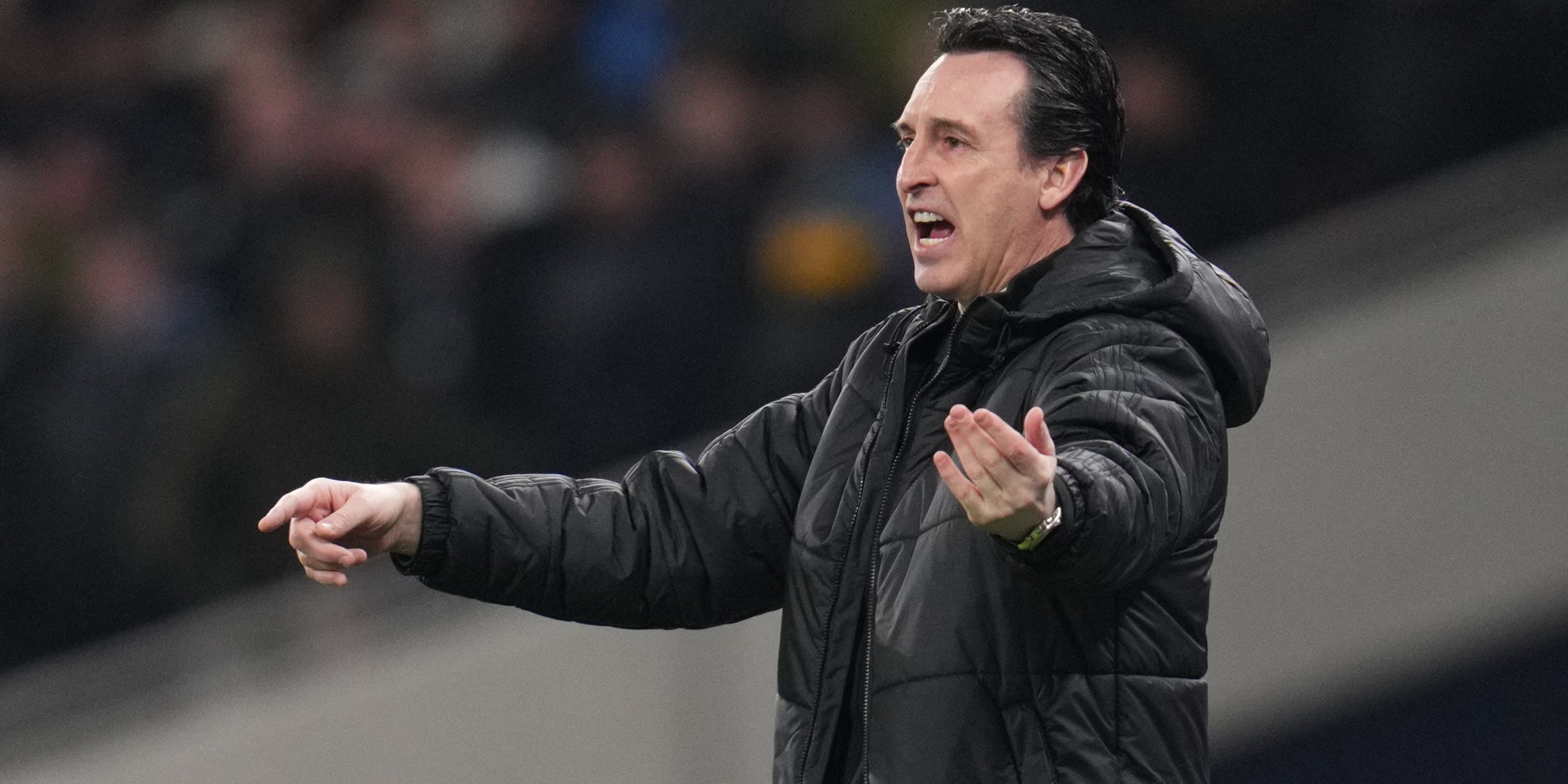 Unai Emery manajer Aston Villa selama pertandingan Putaran Ketiga Piala FA Emirates Tottenham Hotspur vs Aston Villa