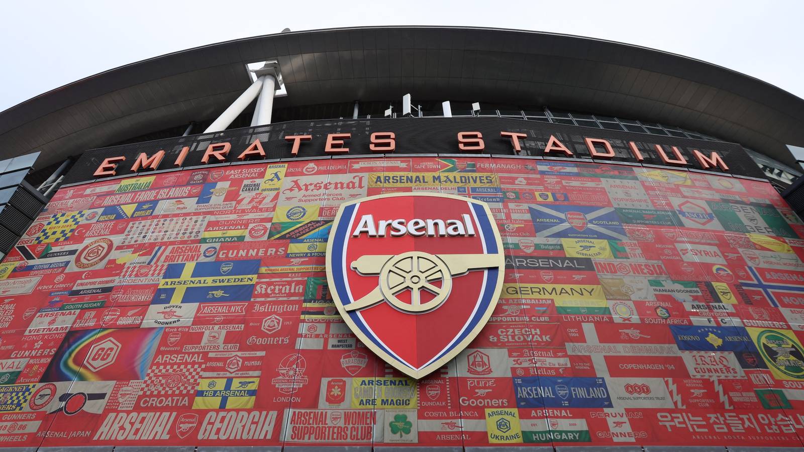 Fabrizio Romano reveals the £265,000-a-week “Arsenal-loving” star is likely to leave.