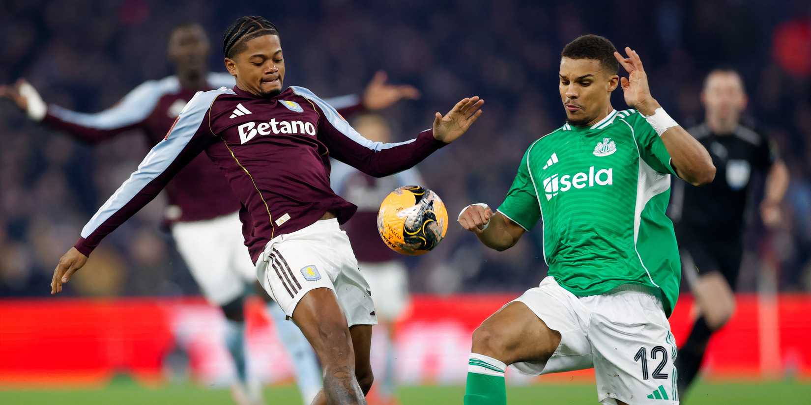 Leon Bale do Aston Villa