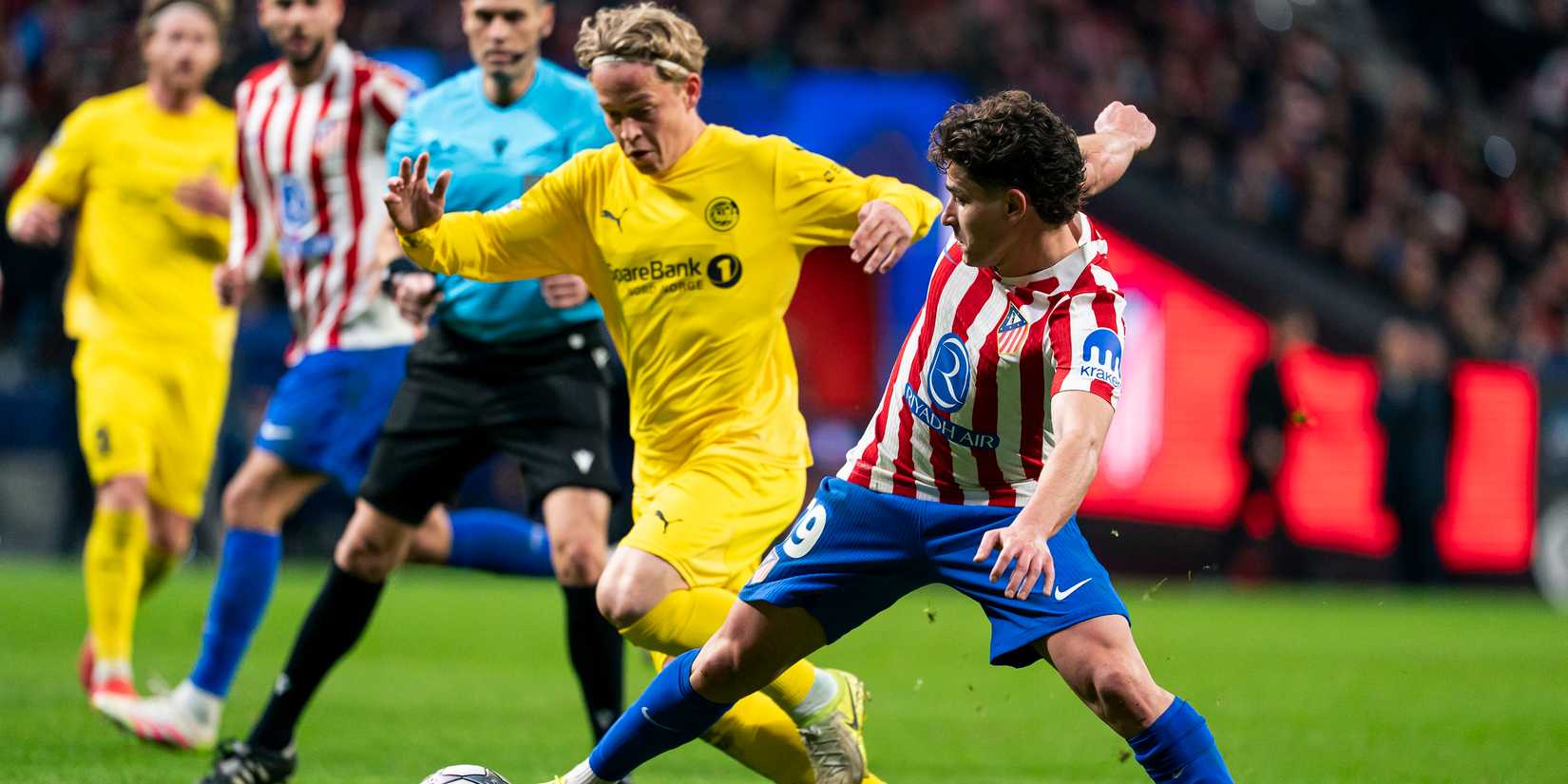 Julen Alvarez (r) do Atlético de Madrid e FC Bodø: Glamt Sundry Auckland