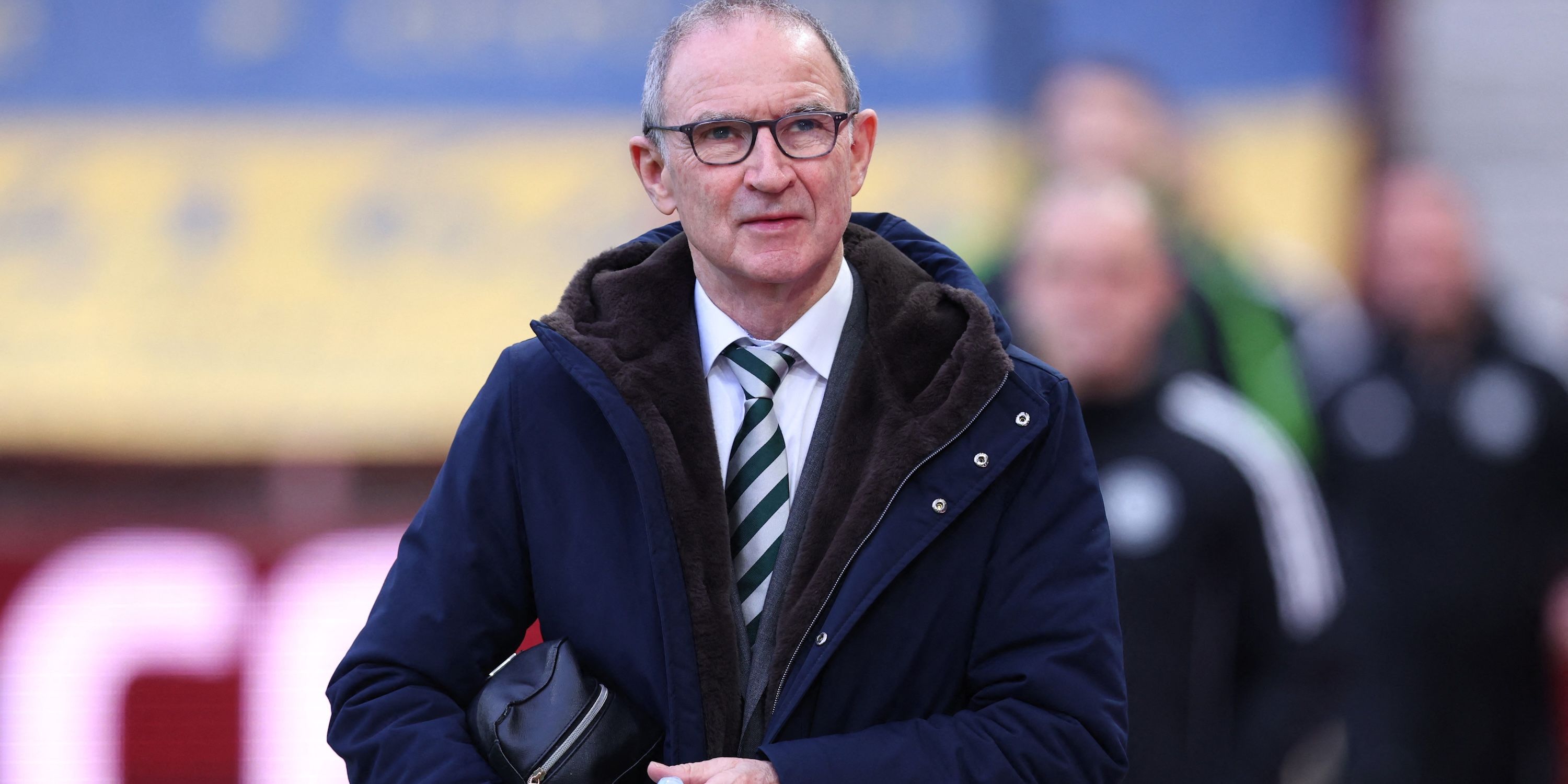 O técnico interino do Celtic, Martin O'Neill, chega antes do jogo