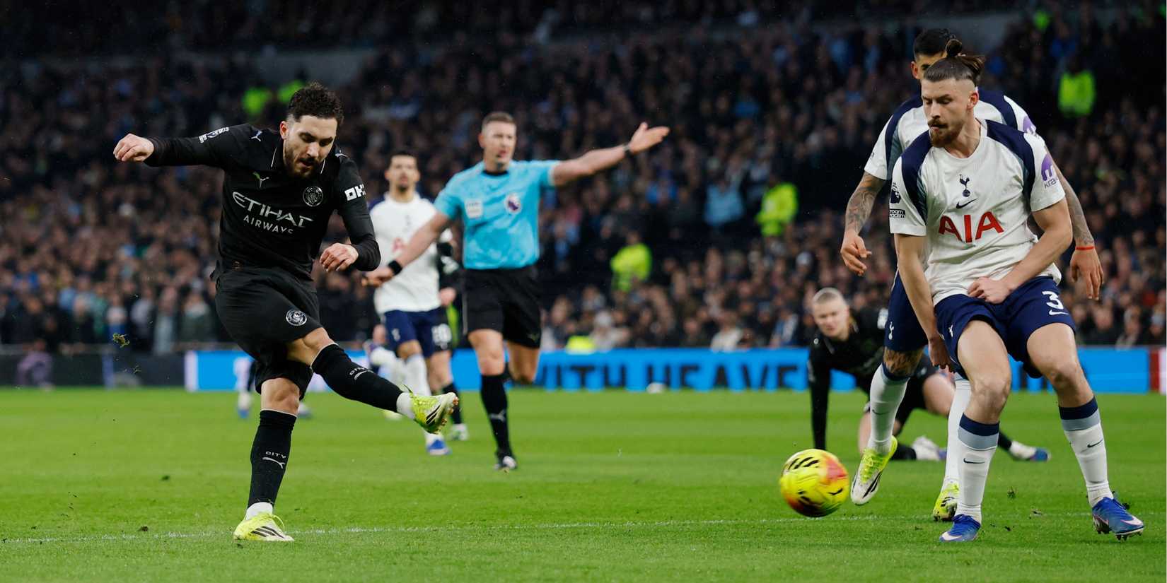 Cherki-Dragushin-Tottenham-Manchester City